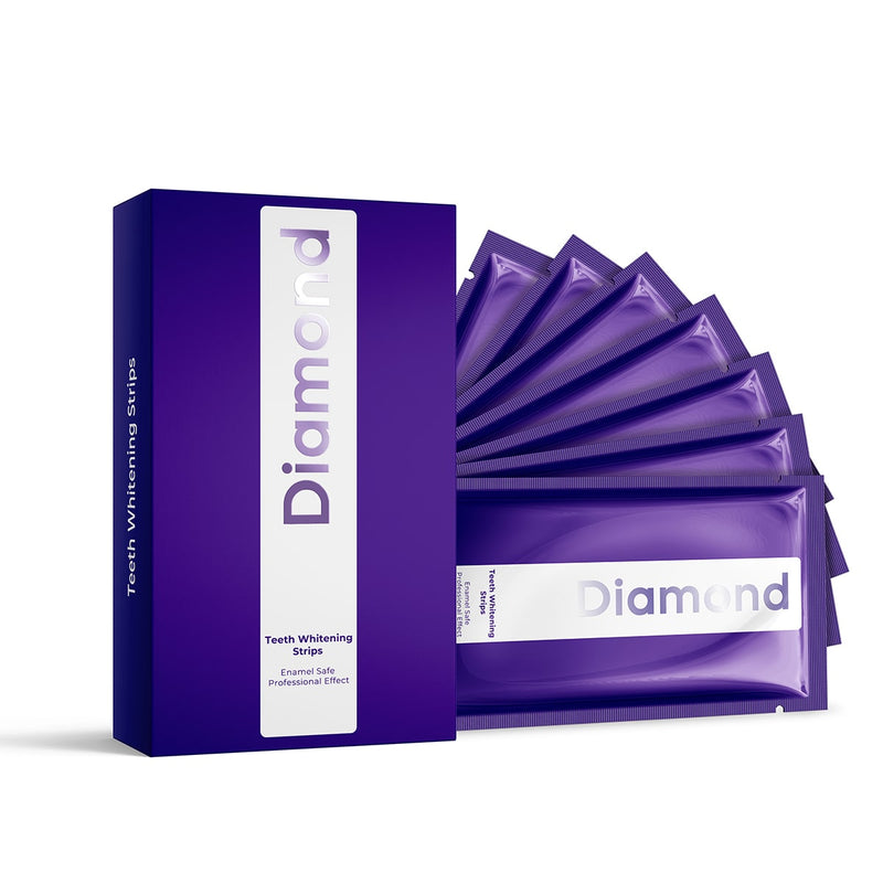 Diamond Smile strisce sbiancanti viola per lo sbiancamento dei denti a casa con sfondo bianco