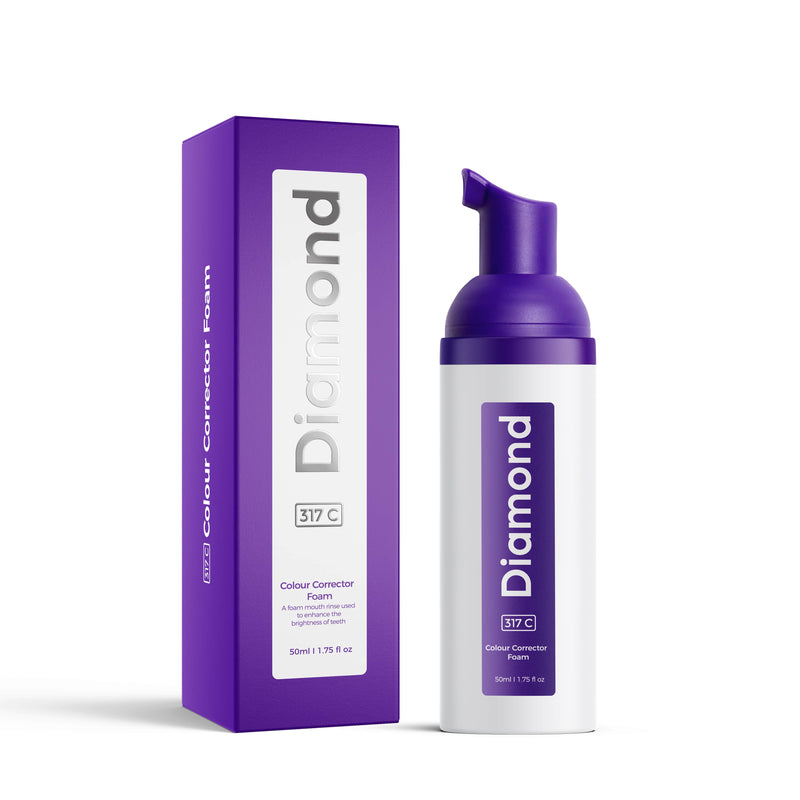 Schiuma di correzione del colore per lo sbiancamento dentale Diamond Smile su sfondo bianco